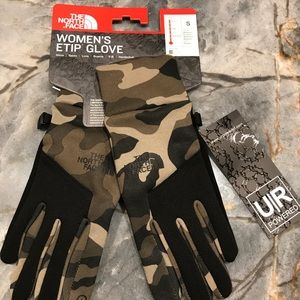 North face camo Etip gloves size small
